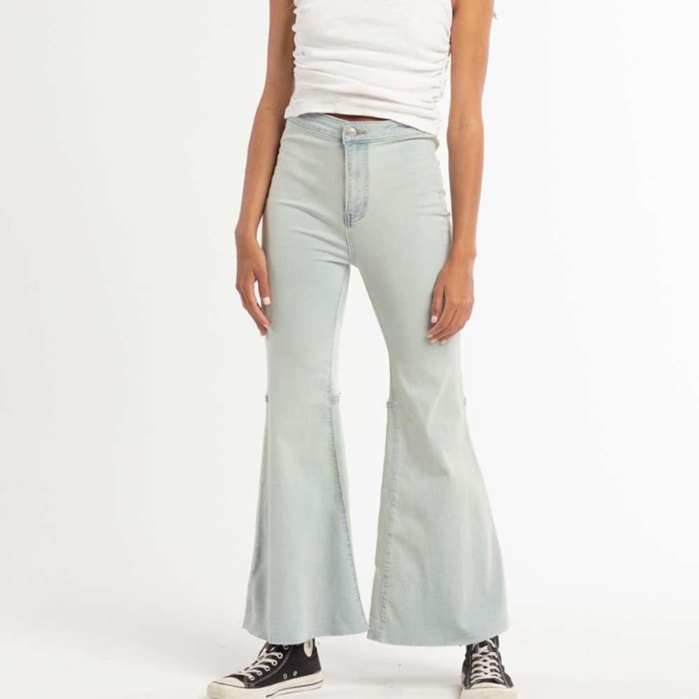 Free People Womens Youthquake Crop Flare Jeans in Bleach sz 30 NWT $128R - Picture 2 of 5